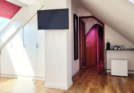 Mini-Küchenzeile und TV Kostengünstige & charmante Ferienunterkunft ohne Küche und in Strandnähe - inkl. Fahrradunterstellplatz