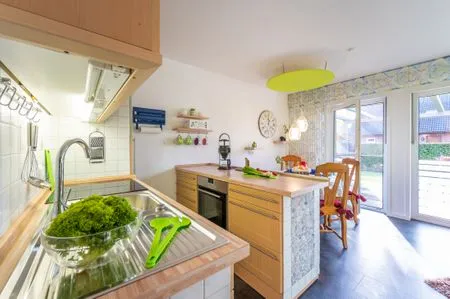 Küche / Küchenzeile Löweneckerchen