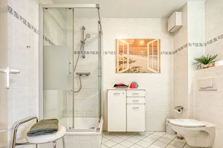 Badezimmer mit Dusche Parkresidenz am Hafen Wohnung HF 34