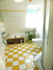 Badezimmer in der Ferienwohnung Auer Lun in Nebel auf Amrum Haus Nordlicht Ferienwohnung *Auer Lun*