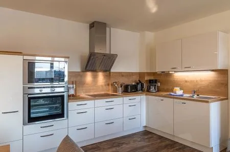 Ferienwohnung Hafenflair Hafenresidenz Waren (Müritz) - offene Küchenzeile  Hafenflair