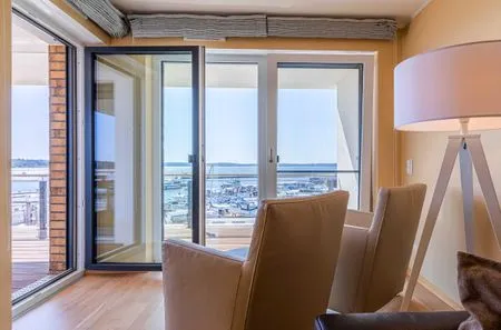 Ferienwohnung Müritzsonne Hafenresidenz Waren (Müritz) - Wohnzimmer mit Wasserblick  Müritzsonne