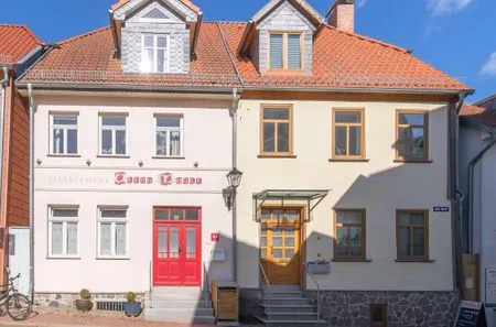 Altstadt-Oase Waren (Müritz) - der Alte Markt, mittendrin und doch am See  Altstadt-Oase