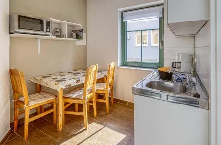 Küche / Küchenzeile  Backbord