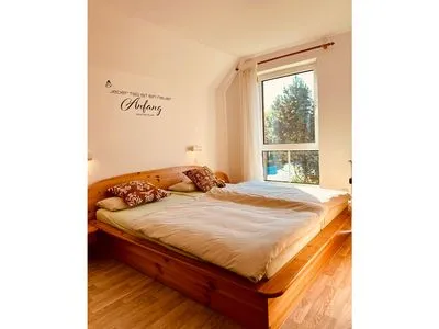 Schlafzimmer mit Doppelbett  Bahnhofstraße 10 - Wohnung 4