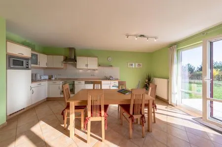 Ferienwohnung Storchenrast Göhren-Lebbin - offene Küche mit Essbereich  Storchenrast