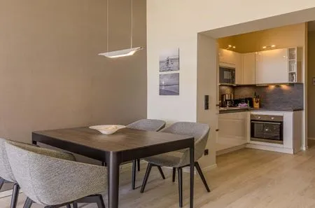 Ferienwohnung Sonnenblume Ostseebad Wustrow Wohnzimmer mit separaten Essbereich  Sonnenblume