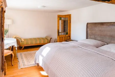 Wohn- & Schlafzimmer, hell und geräumig Ferienwohnung Landhaus Fröbel