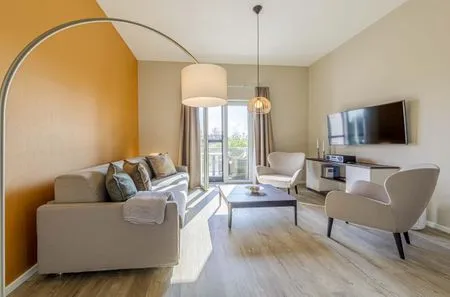 Ferienwohnung Humboldsuite Ostseebad Wustrow ZweiWasser Alte Seefahrtschule Gemütliches Wohnzimmer  Humboldtsuite