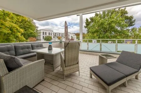 Ferienwohnung Ostseeblick Aparthotel Zingst - große Terrasse  Ostseeblick