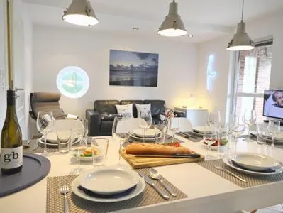 Wohnzimmer Haderslebener Str. 44, EG