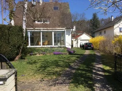 Fassade / Eingang Dreimäderlhaus