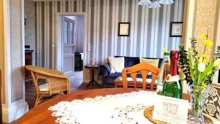 Essbereich, offen zum Wohnzimmer und zur Küche Ferienwohnung Ratssaal