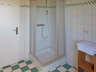 Badezimmer in der Ferienwohnung Bi a Maln in Nebel auf Amrum Haus Nordlicht Ferienwohnung *Bi a Maln*