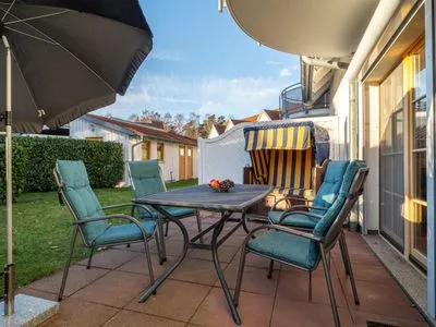 Terrasse mit Strandkorb Ferienpark Freesenbruch Wohnung 2.1 - Möwennest