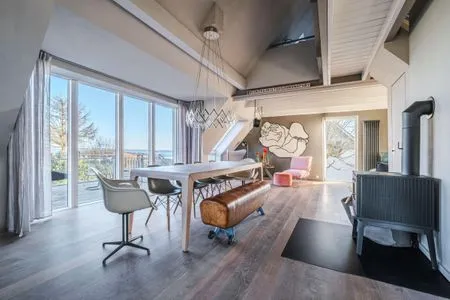 Wohnbereich im 1 OG mit Meerblick, TV-Ecke, Essbereich und Küche Haifischsieben