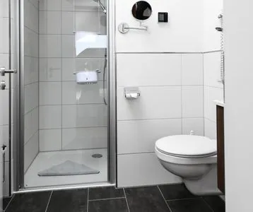 Badezimmer Apartment mit Balkon 7/3 OG