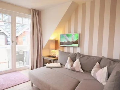 Wohnzimmer Berthin-Bleeg-Str. 1, W6, Muschelkoje