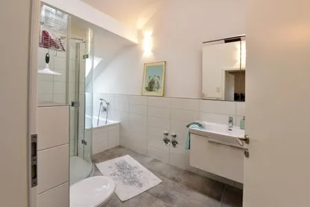 Badezimmer Romantische Wohnung Billet im historischen Bahnhof mit Bergblick