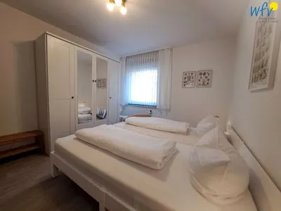 Schlafzimmer Haus Bonhuis Ferienwohnung Gartenblick