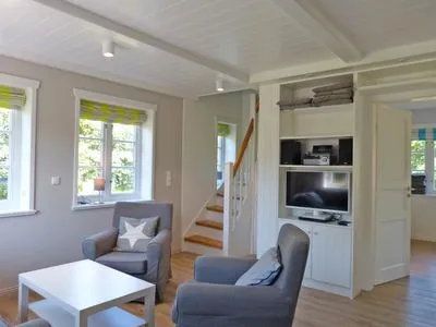 Wohnzimmer im Ferienhaus Backbord in Süddorf auf Amrum Haus *Strandweg 8* Friesenhaushälfte *Backbord*