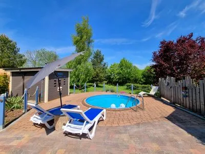 Pool Ferienwohnung "Ackerblick" in Schwartbuck