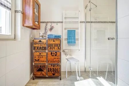 Badezimmer mit ebenerdiger Dusche Kavelweg 9 Kavelweg 9 Whg 3 - Kavelkoje