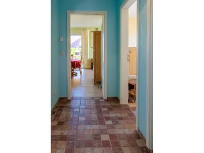 Flur mit Blick ins Wohnzimmer  Wuschels Hütt