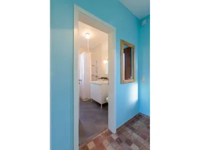 Flur mit Blick ins Badezimmer  Wuschels Hütt