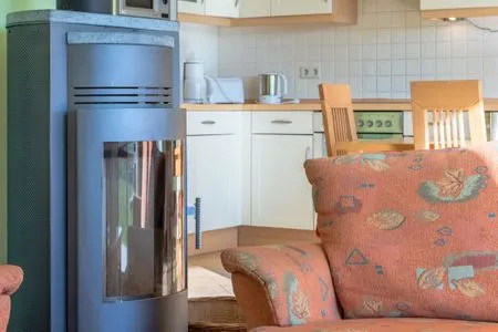 Ferienwohnung Storchenrast Göhren-Lebbin - Kamin im Wohnbereich  Storchenrast