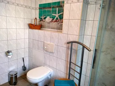 Bad mit Dusche Am Deich Am Deich Haus 26