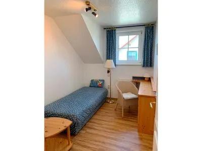 Kinderzimmer mit Einzelbett  Wohnung Giesen