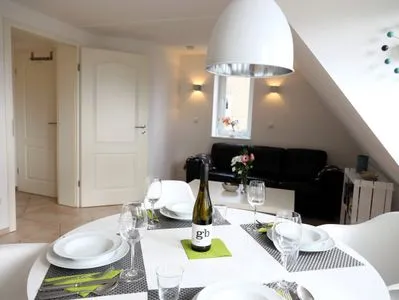 Wohnzimmer Haderslebener Str. 44, DG