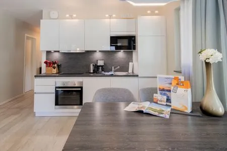 Ferienwohnung Seeluft Wustrow mit moderner Kuechenzeile  Seeluft