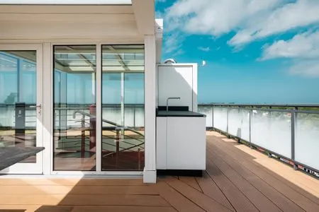 Panoramasuite The Turm Wustrow mit Blick auf Boddenlandschaft  Panoramasuite The Turm