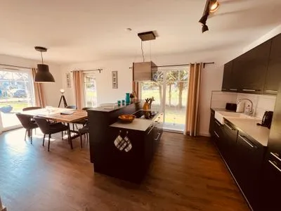 Küche / Küchenzeile De niege Leive