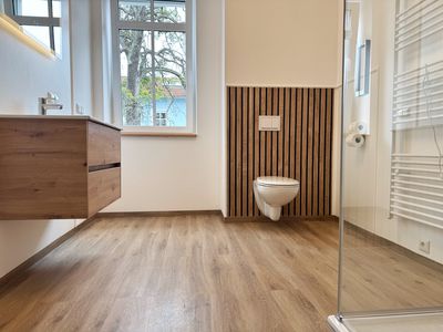 Hafenmeister Malte – Entspannt wohnen mit Balkon und Hafenflair