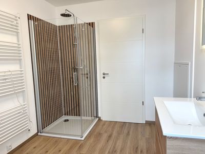 Hafenmeister Malte – Entspannt wohnen mit Balkon und Hafenflair