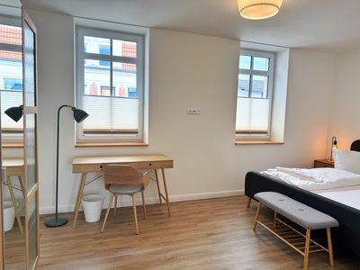 Hafenmeister Malte – Entspannt wohnen mit Balkon und Hafenflair