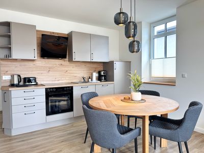 Hafenmeister Malte – Entspannt wohnen mit Balkon und Hafenflair