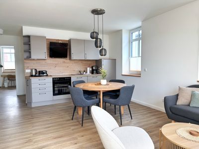 Hafenmeister Malte – Entspannt wohnen mit Balkon und Hafenflair