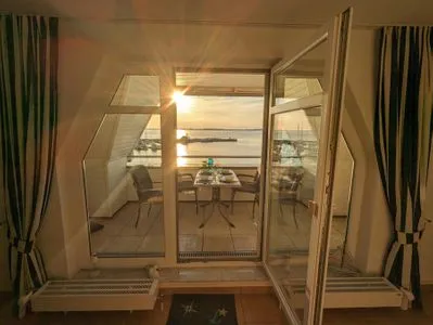 Ferienwohnung "An de Waterkant"-16 Fewo "An de Waterkant" - Leuchtturmblick, Balkon