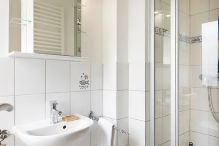 Badezimmer (STR90b) Ferienwohnung "Haus Diana 2"