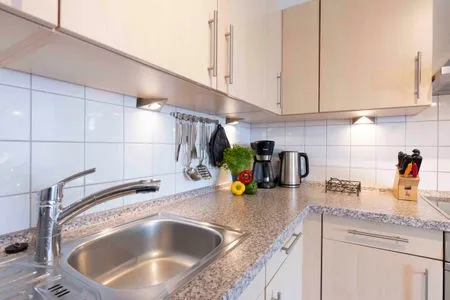 Küche / Küchenzeile (STR150b) Ferienwohnung "Residenz Johannsens - App. 20" F****