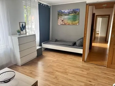 Schlafzimmer Einfaches Appartement "Tom" in Halle mit 3 Schlafzimmern und Stellplatz