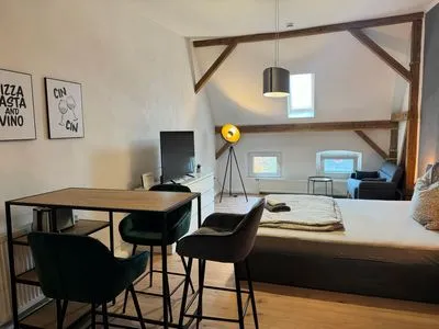 Wohnzimmer Gemütliches Dachgeschoss-Appartement "Nina" in Halle mit 2 Schlafzimmern und Stellplatz
