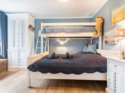 Schlafzimmer 2: Etagenbett (unten:160x200 / oben:90x200) FeWo Aquarius in PRORA - 4.41