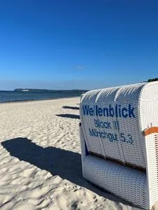 Strandkorb am Strand FeWo Wellenblick in PRORA - 2.53
