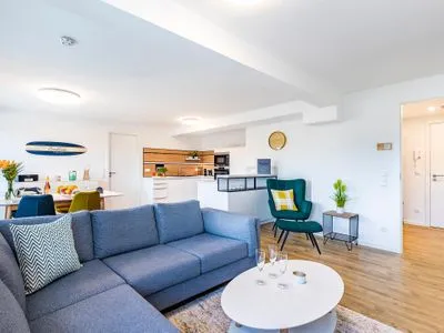 Großer, heller Wohn- u. Essbereich mit offener Küche FeWo Beachfront in PRORA - 3.41