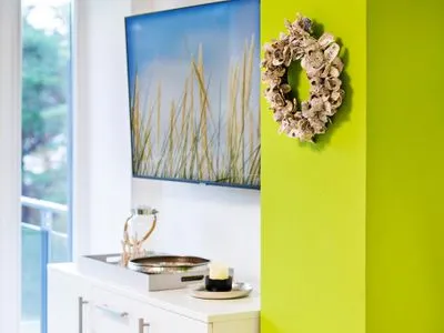 Wohn/Essbereich: Schlafsofa, Sitzbereich, Essbereich, TV, Zugang zum Balkon FeWo Have a nice Day in PRORA - 5.33